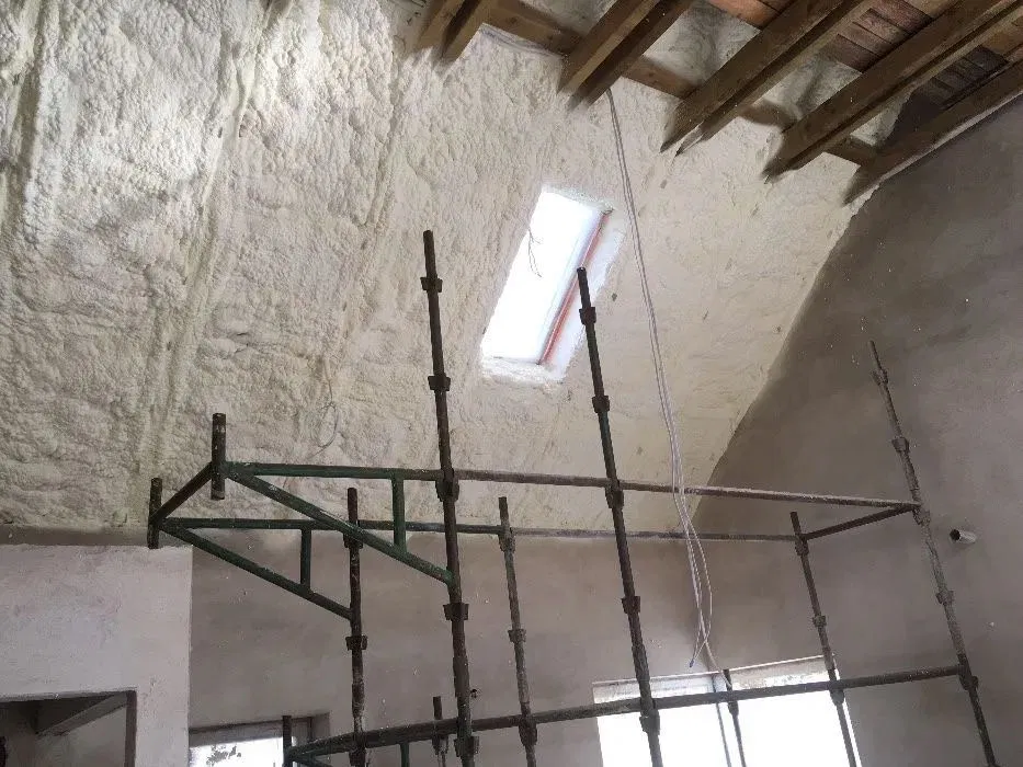 Docieplenia pianką, natrysk piany icynene, ocieplenie poddasza wełną