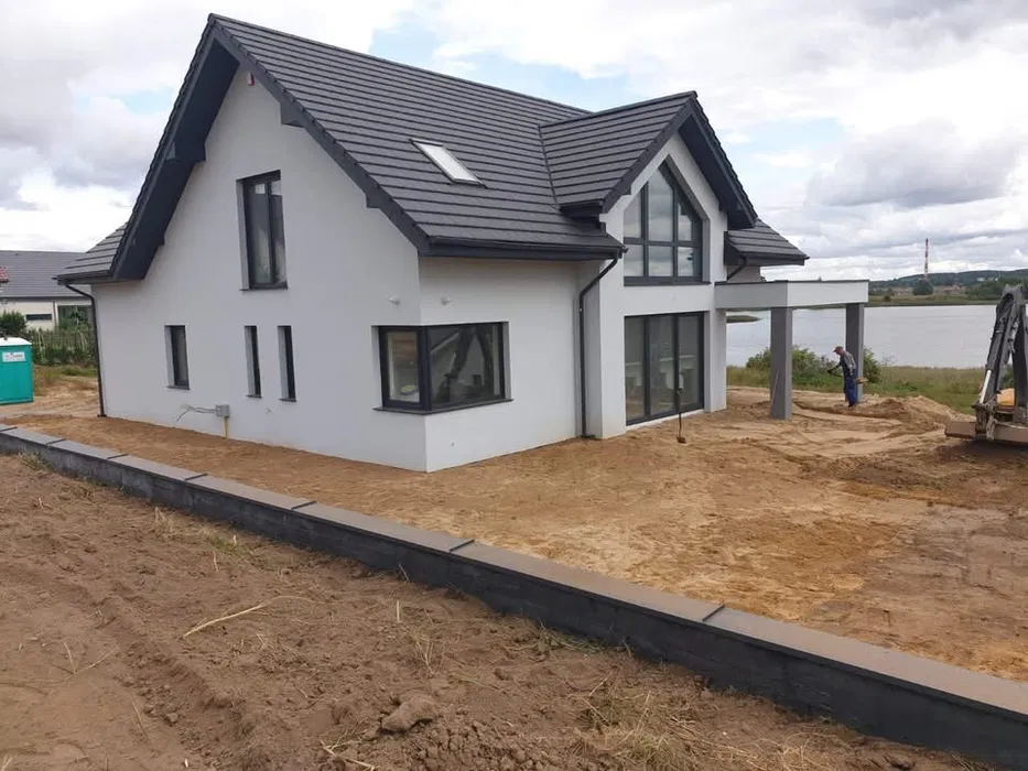 Budowy domów od A do Z . Stany surowe , dachy , elewacje , remonty