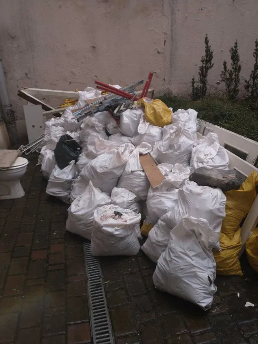 Wywóz gruzu odpadów budowlanych opróżnianie sprzątnie mieszkań domów