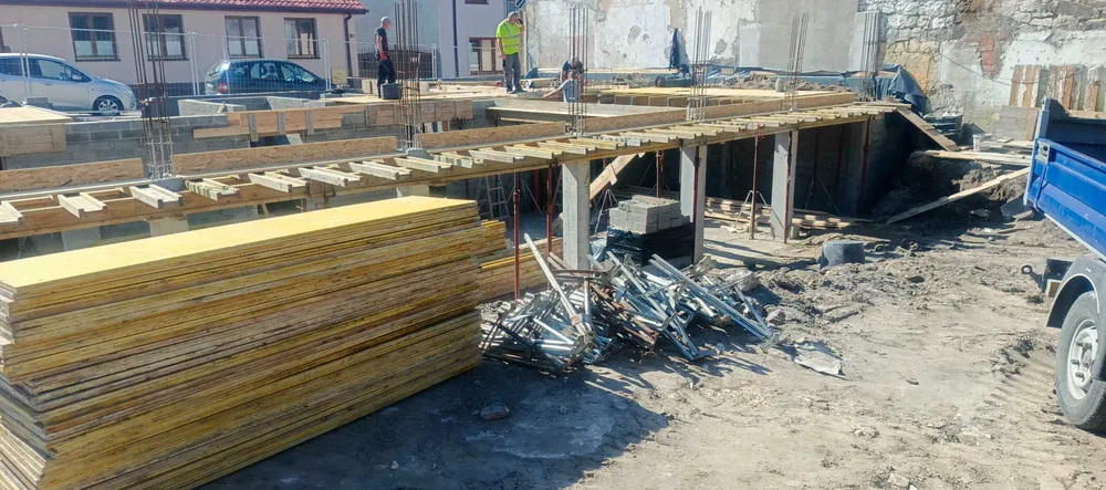 Wynajem wypożyczalnia szalunków stropowych, szalunki stropowe, stemple