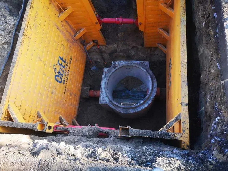 Szalunki do wykopów - SZALUNEK TYPU STUDNIA 3x3x2,3m Wynajem
