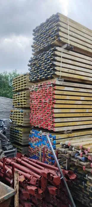 Wynajem wypożyczalnia szalunków stropowych, szalunki stropowe, stemple