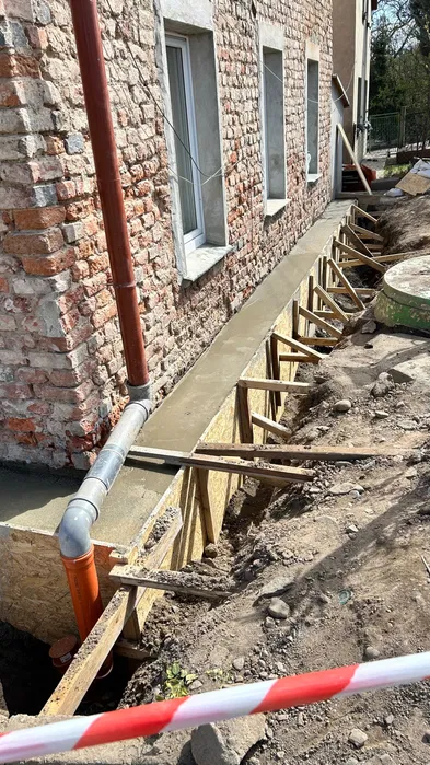 Podcinka, fundamenty, osuszanie budynków, drenaż. Prace ziemne.
