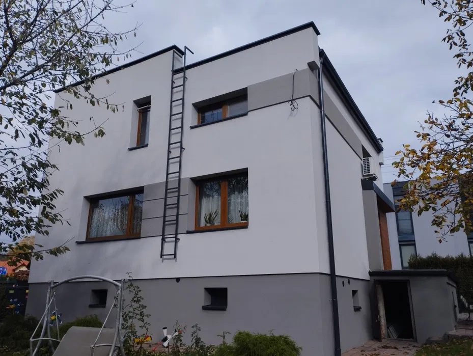 Tynk zewnętrzny natryskowy lub ręczny. Malowanie elewacji