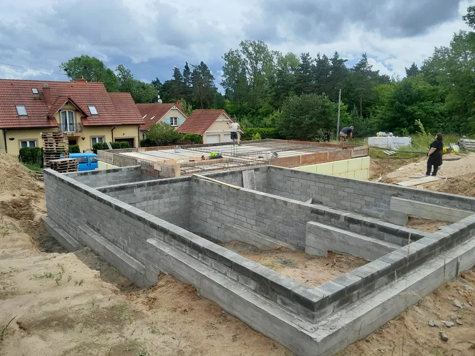 Przyjmę zlecenia na budowę domów do stanu surowego otwartego