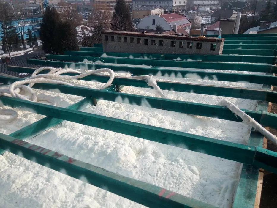 ocieplenia piana pur, izolacje natryskowe