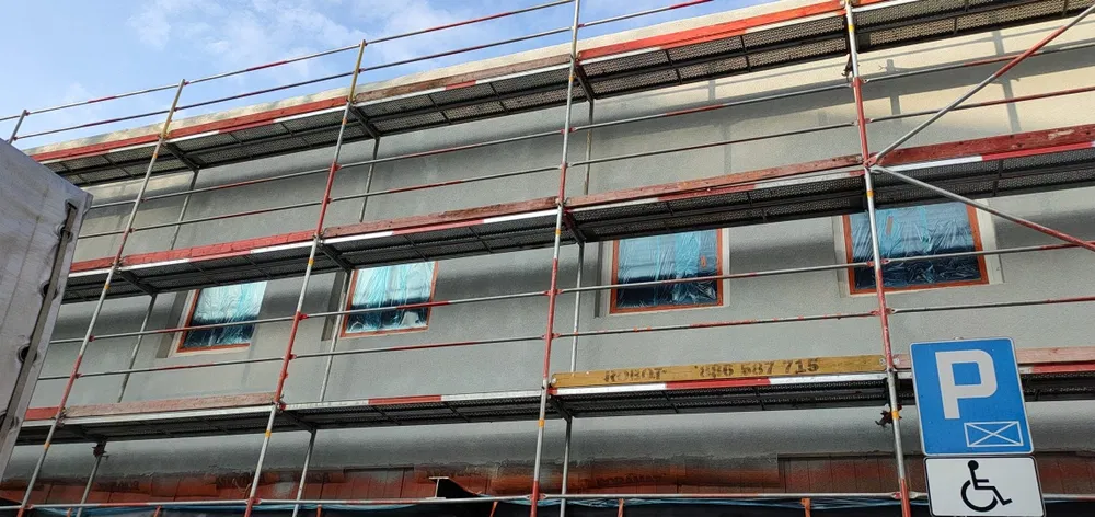 Wynajem rusztowań elewacyjne,klinowe,choinkowe podnośnik koszowy 18m