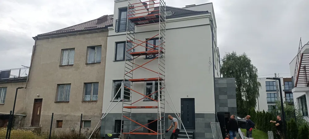 Wynajem rusztowań aluminiowych jezdnych