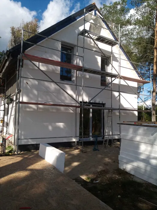 Wynajem rusztowań elewacyjnych, montaż od 7 zł m2, transport