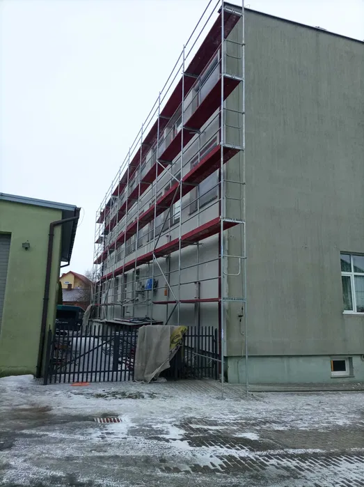 Wynajem rusztowań elewacyjnych, montaż od 7 zł m2, transport