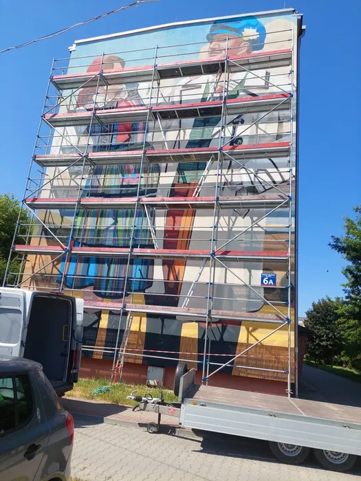 Rusztowania Wynajem i montaż rusztowań elewacyjnych