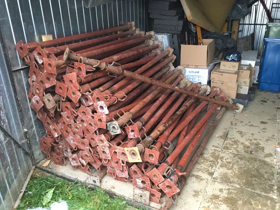 Stemple budowlane szalunek stropowy podpory metalowe wynajem