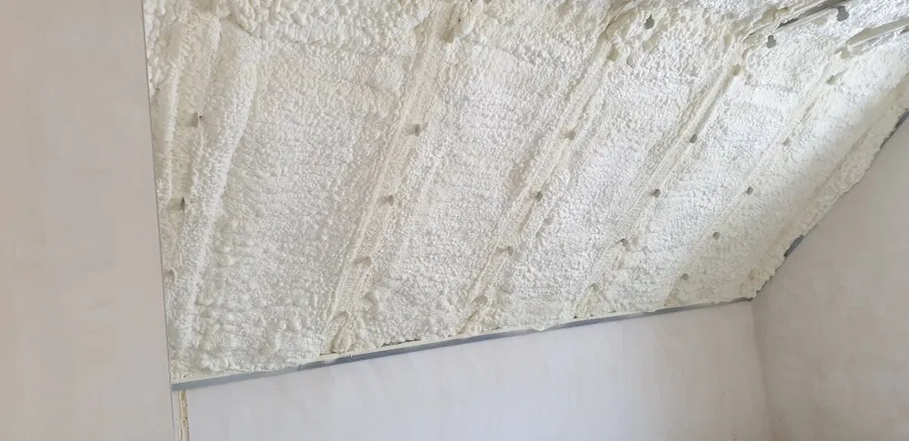 Ocieplamy pianą Dachy Poddasza, izolacja, piana, Docieplenia Piana pur