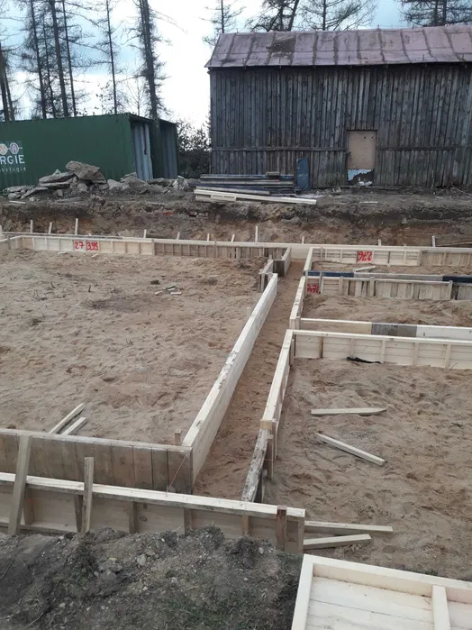 Szalunki budowlane ława ,wieniec ,deska szalunkowa wynajm