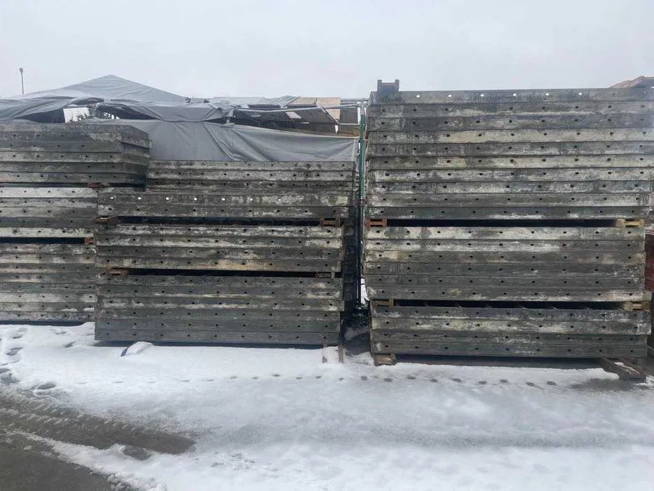 wynajem-deskowania, podpory stropowe, szalunki fundamentowe