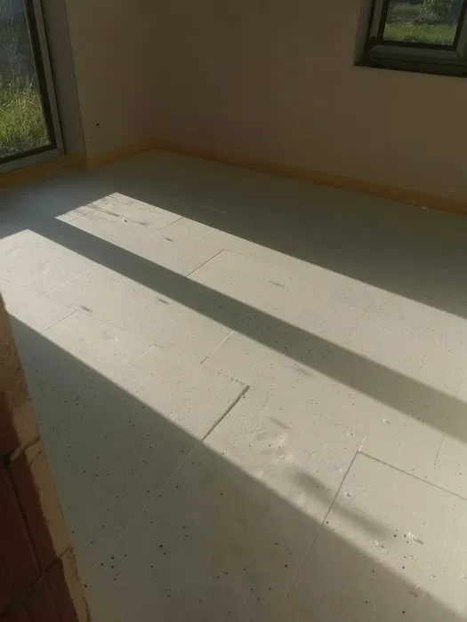 Układanie styropianu pod wylewki. Wylewki anhydrytowe.