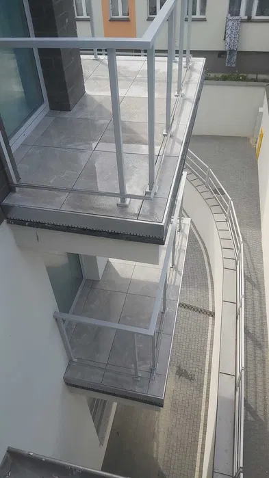 Tarasy i balkony wentylowane