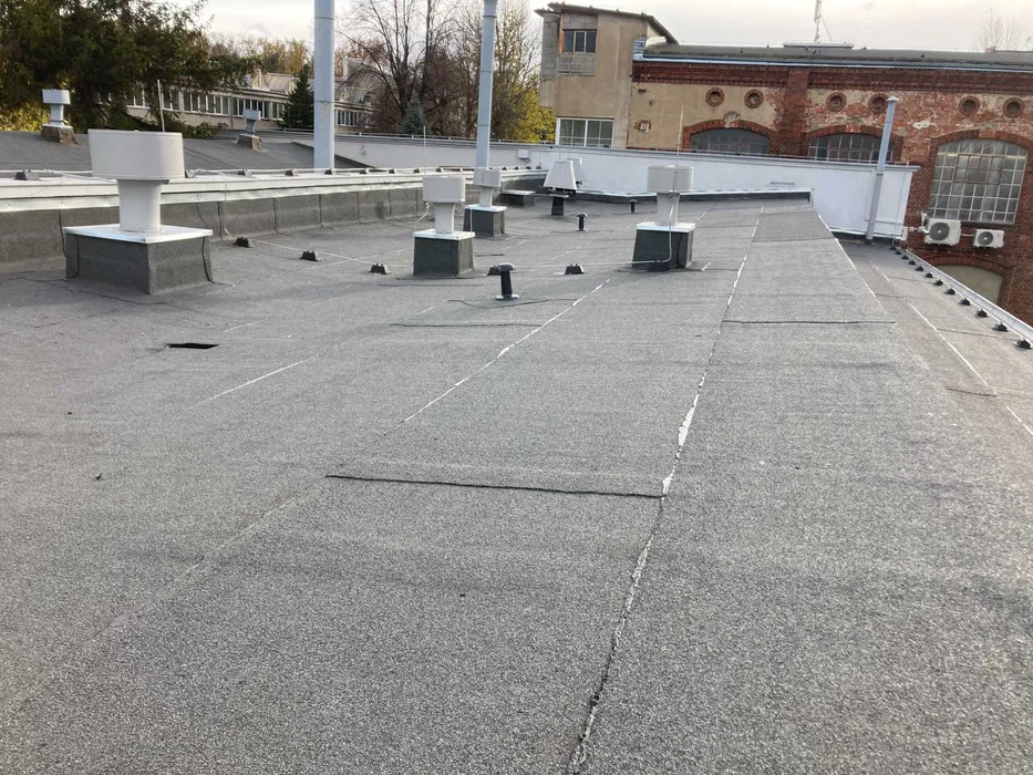 Układanie papy termozgrzewalnej, remont dachów papowych, naprawa, papa