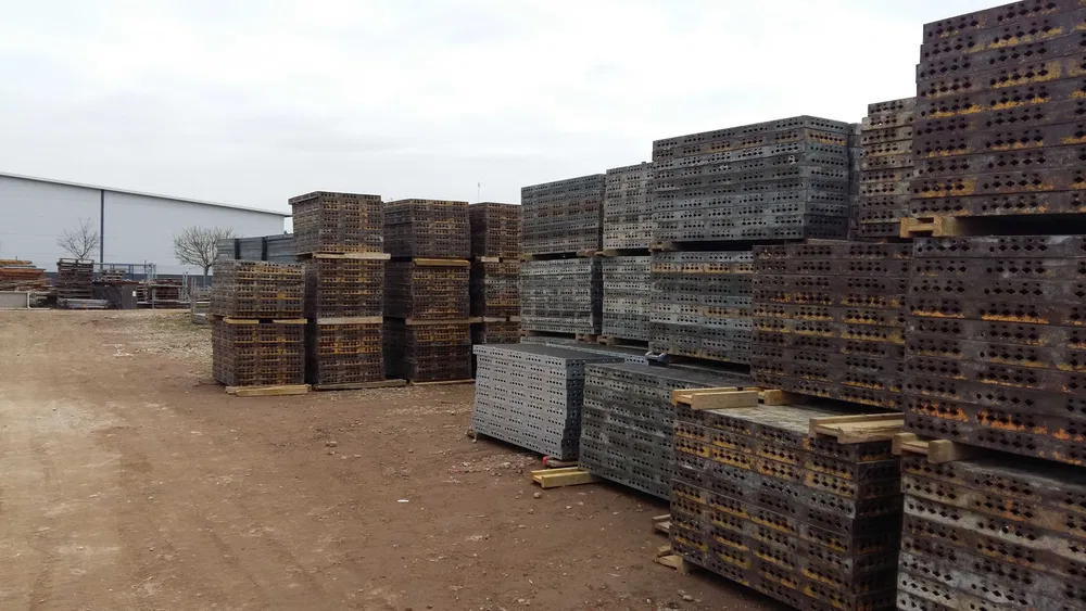 Rusztowanie przejezdne ( mobilne). Wieża aluminiowa. Wynajem i montaż.