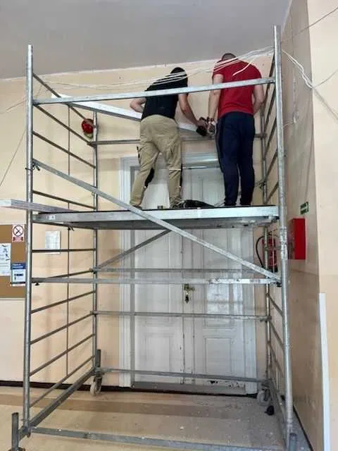 Rusztowanie przejezdne ( mobilne). Wieża aluminiowa. Wynajem i montaż.