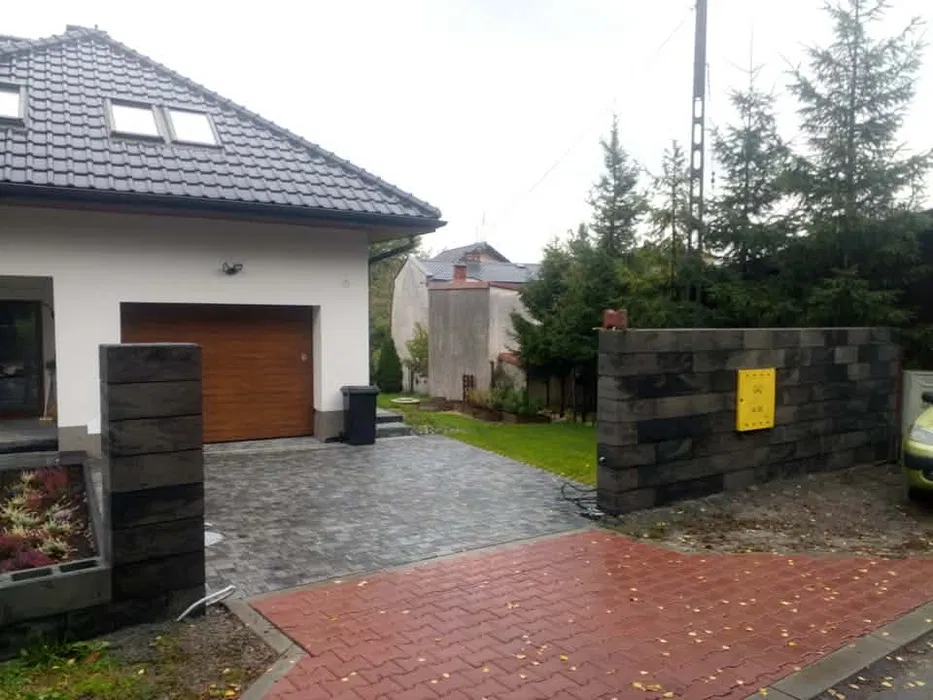 Wykonuję prace brukarskie i ogrodzenia.