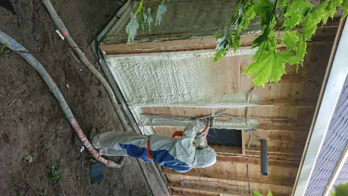 Piana PUR Izolacje Natryskowe Ocieplenie Poddasza Docieplenie Dachu