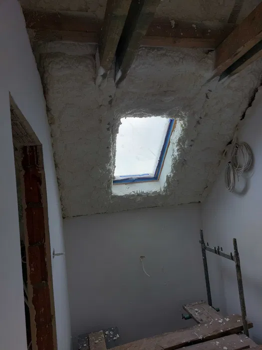 Izolacja piana PUR, Poddasza, fundamenty itp. termoizolacja ocieplenia
