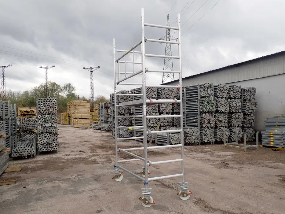 Rusztowanie jezdne, Rusztowanie aluminiowe, Rusztowanie na kółkach -FV