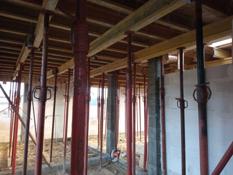 Wynajem wypożyczalnia szalunków stropowych, szalunki stropowe