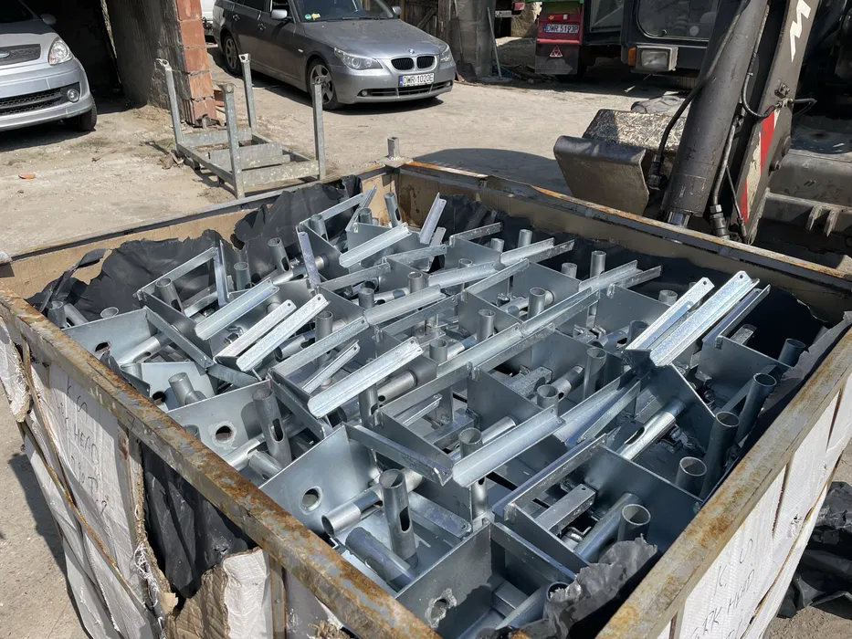 Wynajem stempli metalowych od 20 gr/szt doki korony trójnogi płyty