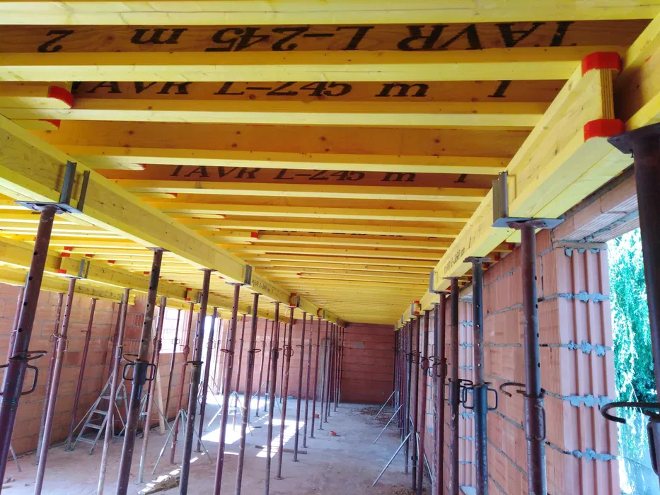 Wynajem wypożyczalnia szalunków stropowych, szalunki stropowe, stemple