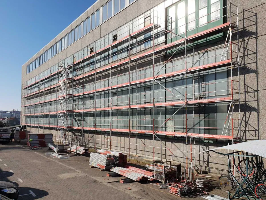 Rusztowania elewacyjne, ogrodzenia | wynajem, montaż, transport