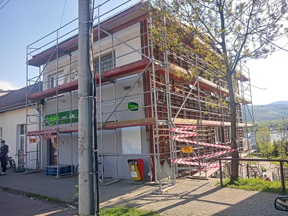 Rusztowanie elewacyjne fasadowe modułowe wynajem montaż TANIO