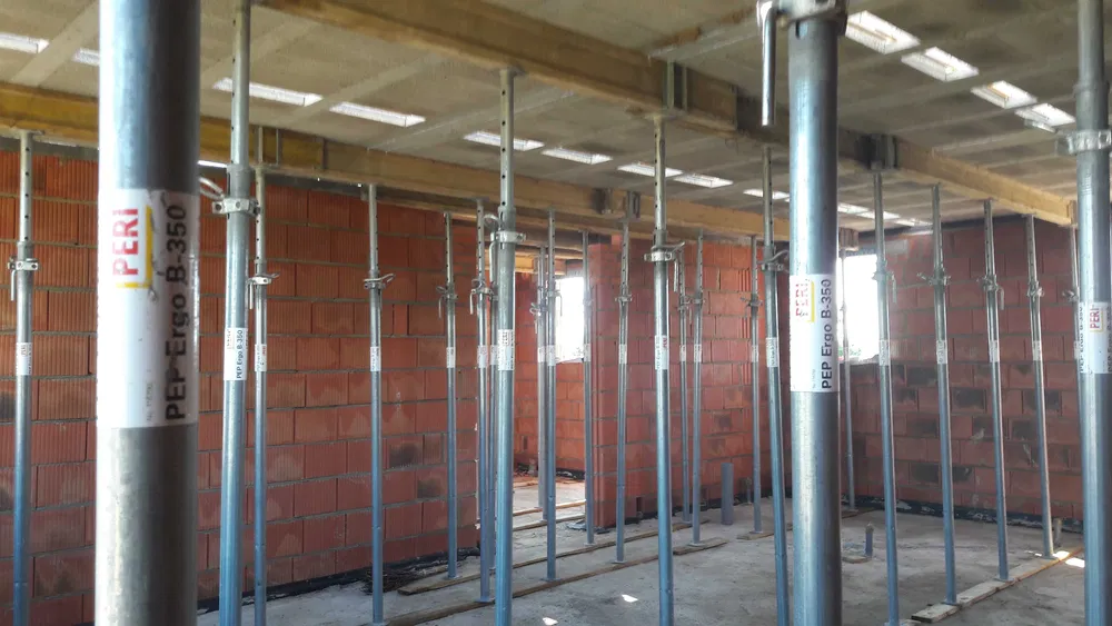 Wynajem zsyp do gruzu szalunki rusztowania sprzęt budowlany