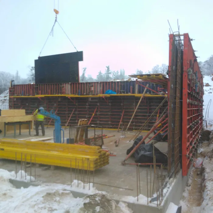 Wynajem zsyp do gruzu szalunki rusztowania sprzęt budowlany