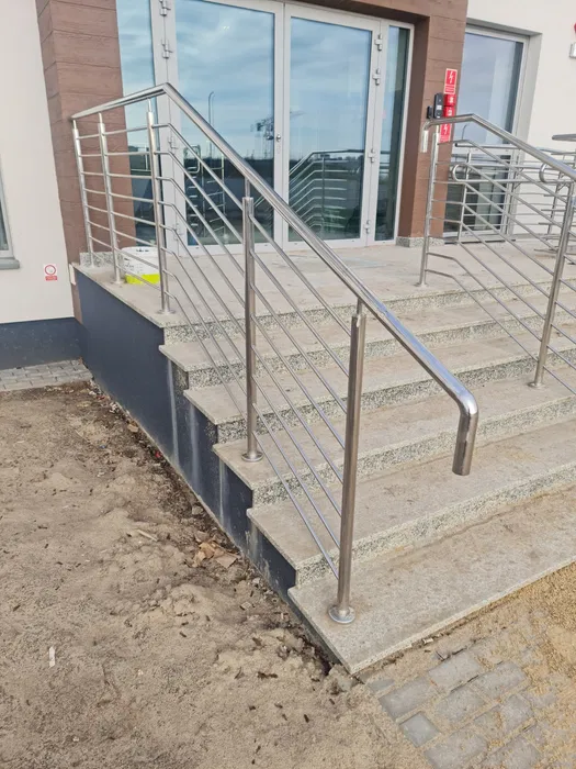 Balustrady ze stali nierdzewnej