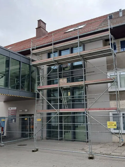 Wynajem Rusztowanie rusztowania elewacyjne typ Plettac budowa remont