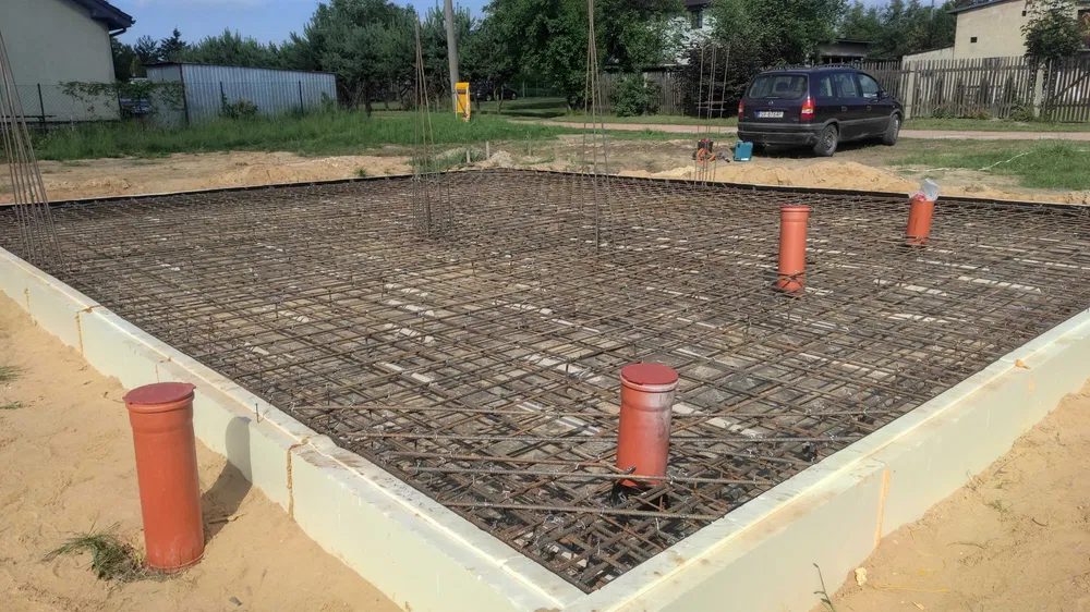 Budowa domu – stany surowe | Fundamenty, płyty, mury, dach