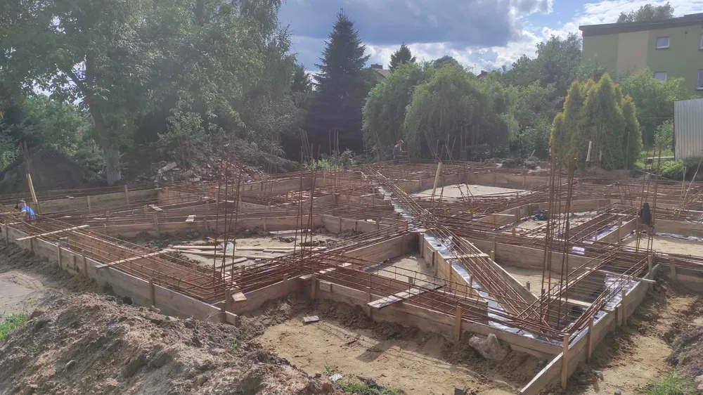 Budowa domu – stany surowe | Fundamenty, płyty, mury, dach