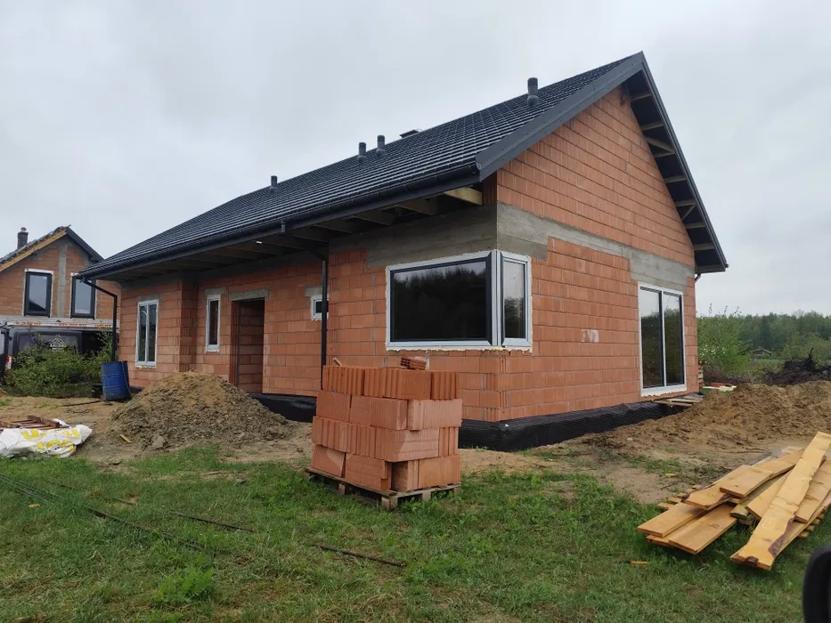 Murowanie. Szalowanie stropu schodów. Ocieplenia.