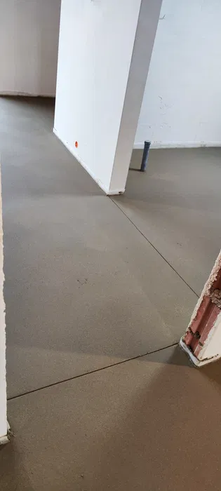 Wylewki z mixokreta+styrobeton,zrywanie podłóg