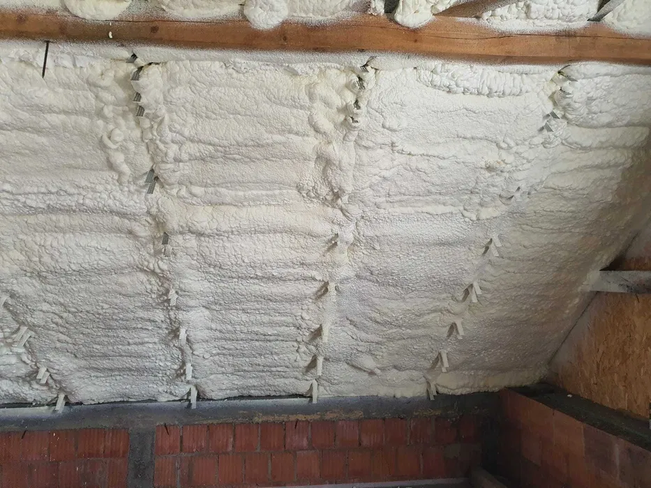 Ocieplenia pianą PUR - szybko , precyzyjnie , tanio