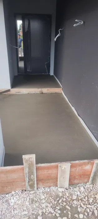 Wylewki z mixokreta+styrobeton,zrywanie podłóg