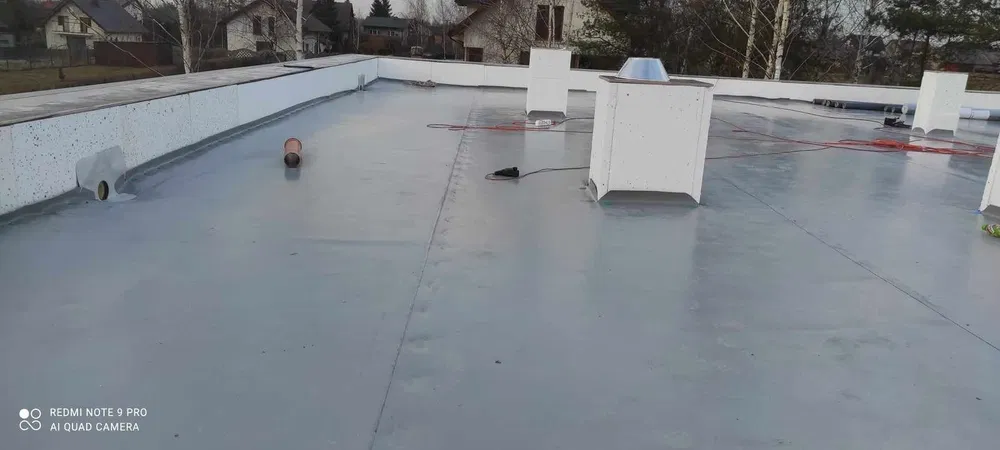 ODŚNIEŻANIE DACHÓW! Dachy płaskie, balkony, tarasy.