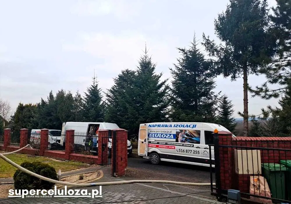 Ocieplenie poddasza | Wdmuchiwanie celulozy | CELULOZA | Kuny naprawa