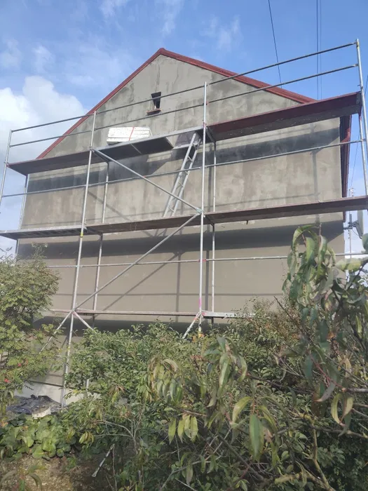 Wynajem rusztowań elewacyjnych