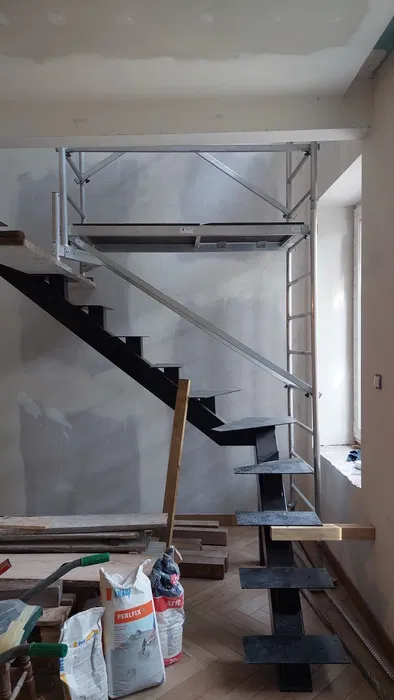 Wypożyczę RUSZTOWANIE na SCHODY zabiegowe ze spocznikiem wąskie