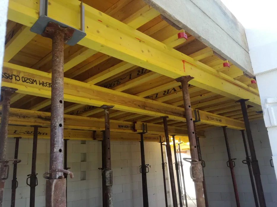 Wynajem wypożyczalnia szalunków stropowych, szalunki stropowe, stemple