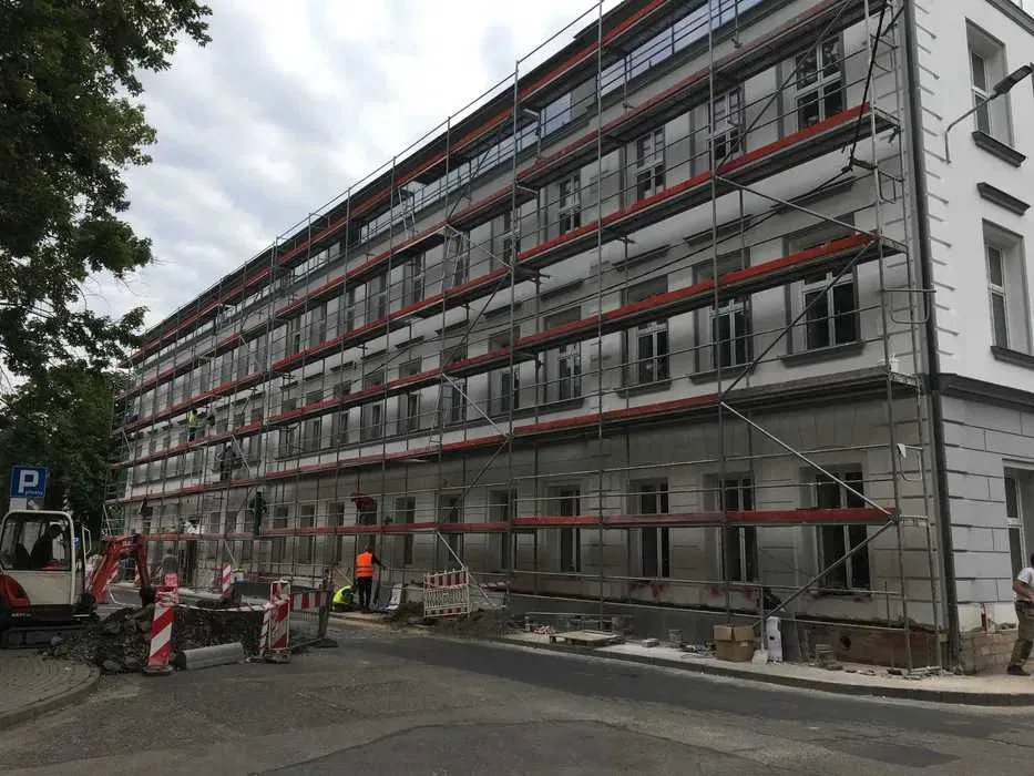 Wynajmę wypożyczę rusztowanie elewacyjne warszawskie wynajem montaż