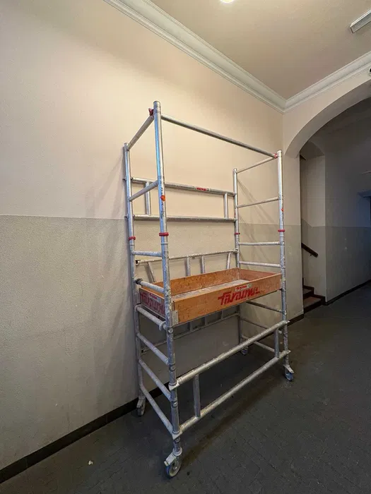 Wynajem rusztowania alu Faraone , warszawskie, alu elewacyjne